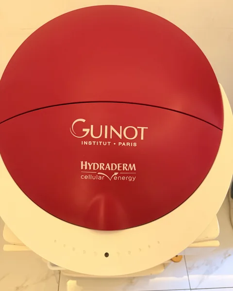 L'apparecchio GUINOT Hydraderm del centro